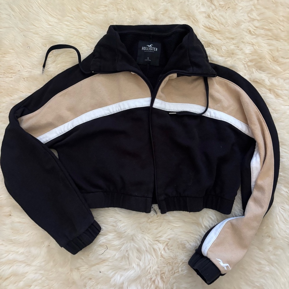 Hollister Black Cropped Zip-Up Jacket with Beige and White Stripe